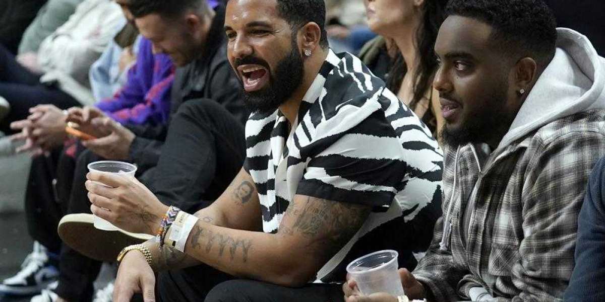 Drake was a star among A-listers at ‘Homecoming’ concert